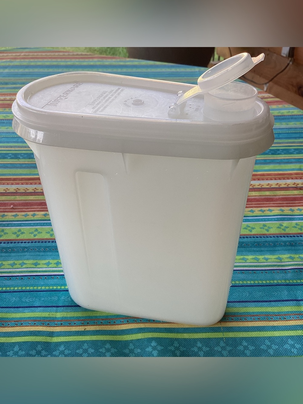Tupperware Vintage Beverage Buddy Pitcher - 1 quart size